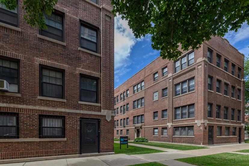 5202-5210 S. Cornell Avenue